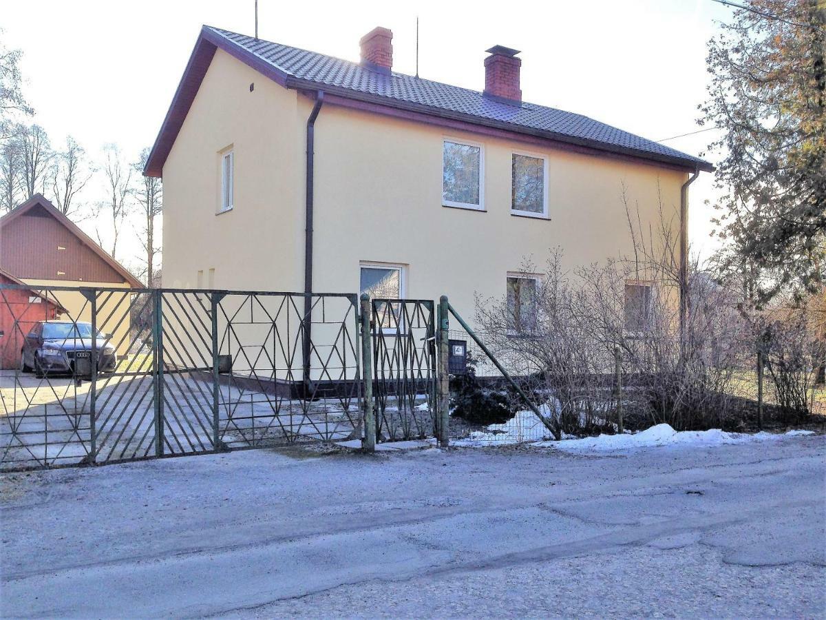 Excelent With Garden And Free Parking Апартаменты *